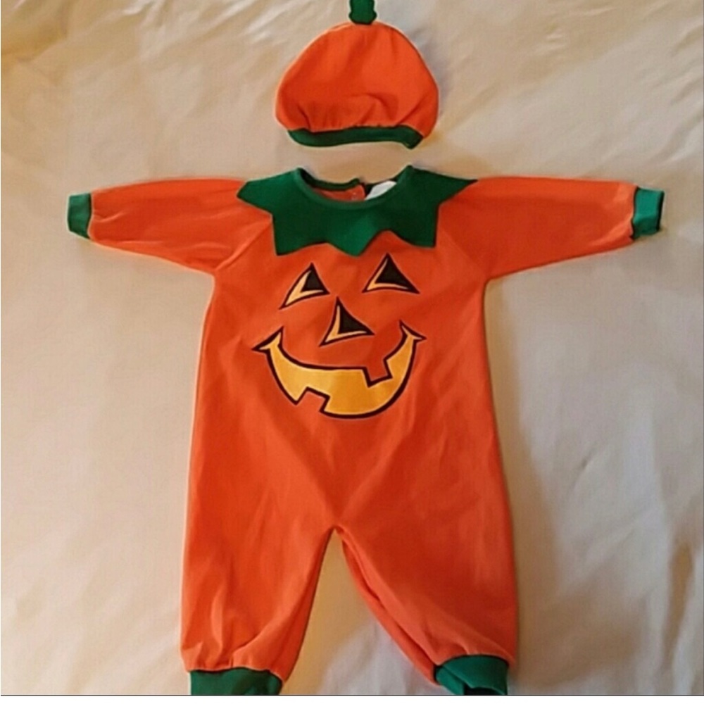COPY - COPY - Pumpkin outfit with a hat.